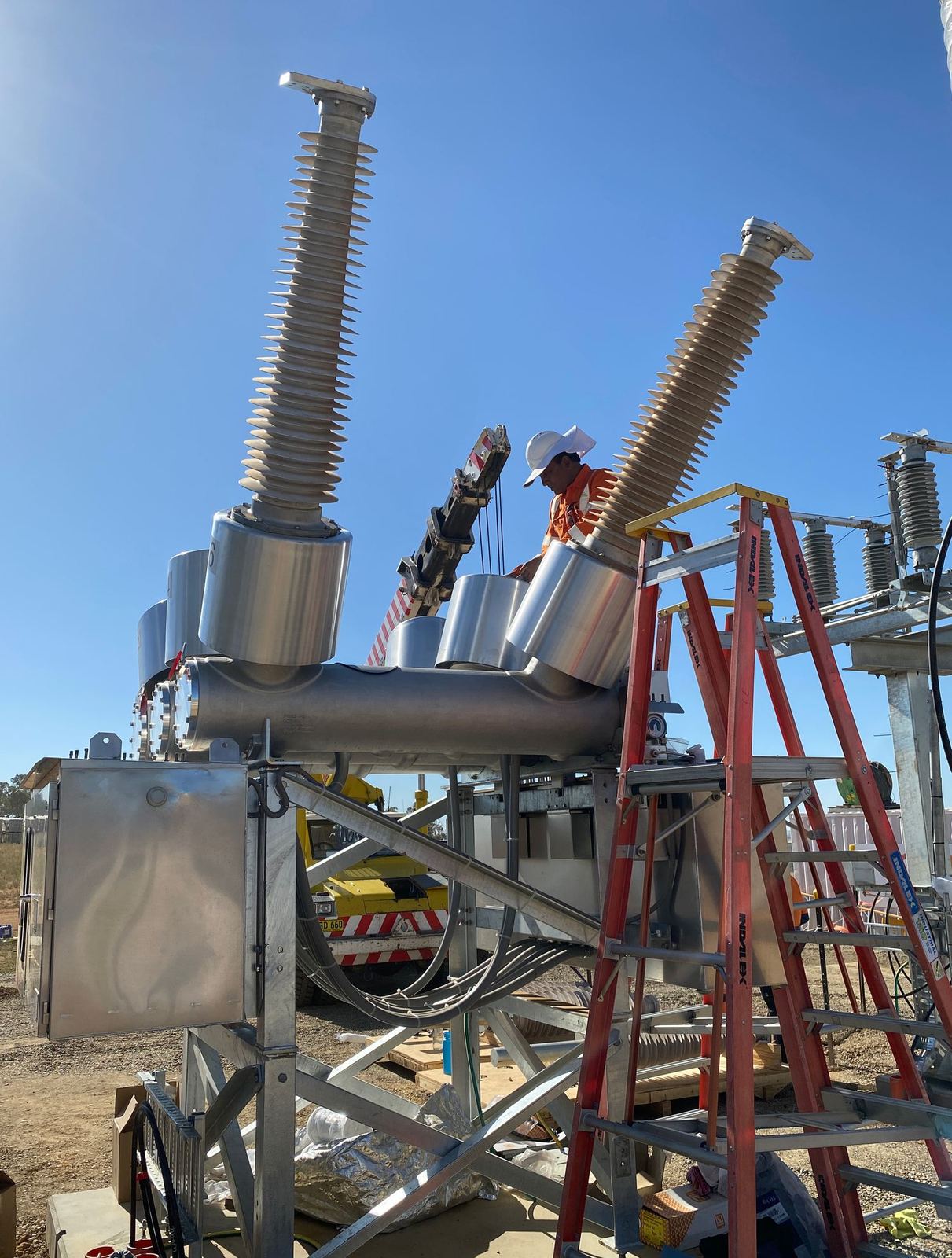Dead tank circuit breaker installation